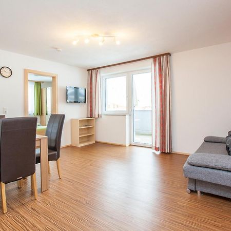 ניוסטיפט אים סטובאיטל Conny'S Apartments מראה חיצוני תמונה